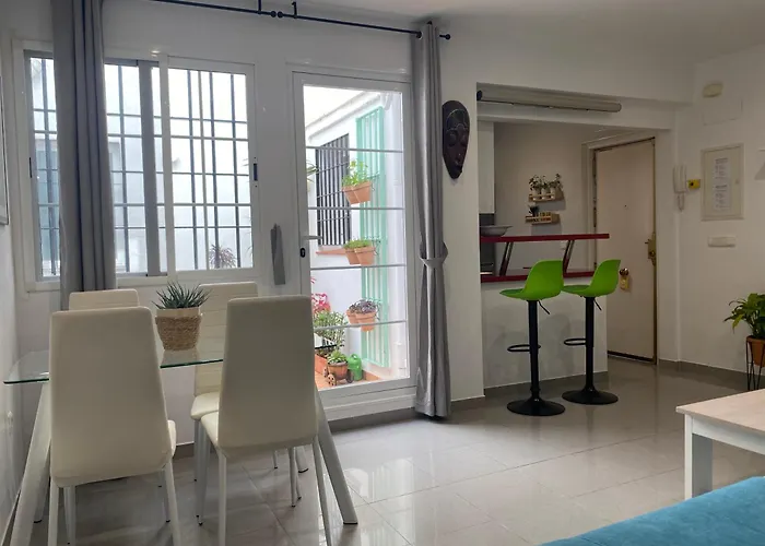 Enmitatiko Alcázar Viejo *