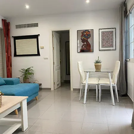 Enmitatiko Alcazar Viejo Apartment