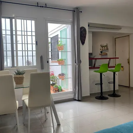 Enmitatiko Alcazar Viejo *